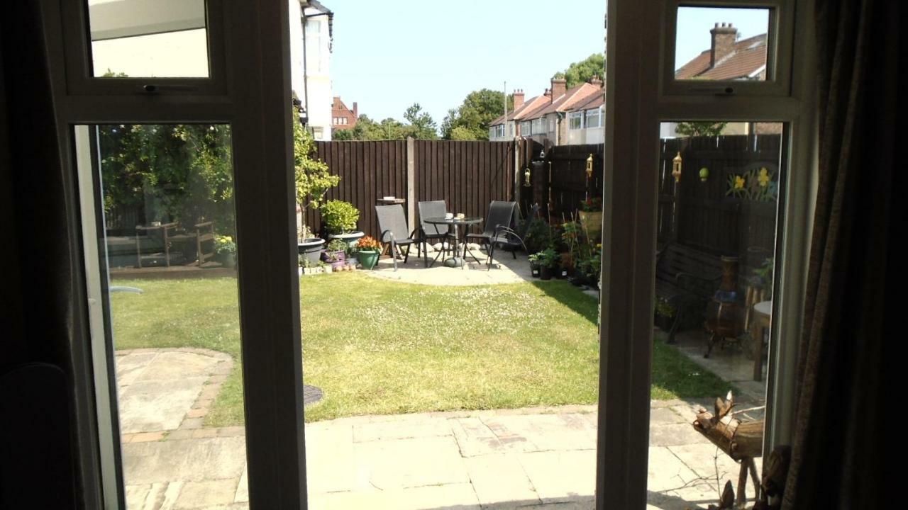 Quarto em Acomodações Particulares Tea In - Private - Quiet - Ground Floor - En-suite - Walk-in-shower Liverpool